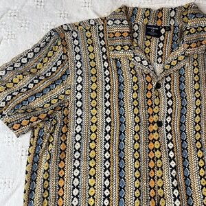 Pacsun Men's Western Short Sleeve Button Up Shirt Abstract Pattern Small